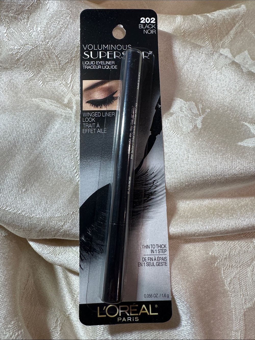 NWT L'Oreal Black Liquid Eyeliner Pen - Sleek Precision